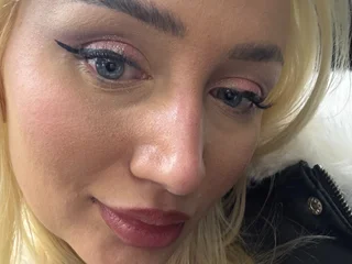 Babyyybluexx webcam livesex profile in straight cams
