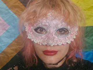 AshleyEmerald White webcam from France