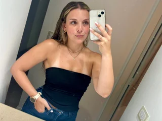 Caroluhot Tiny Tits webcam from Argentina